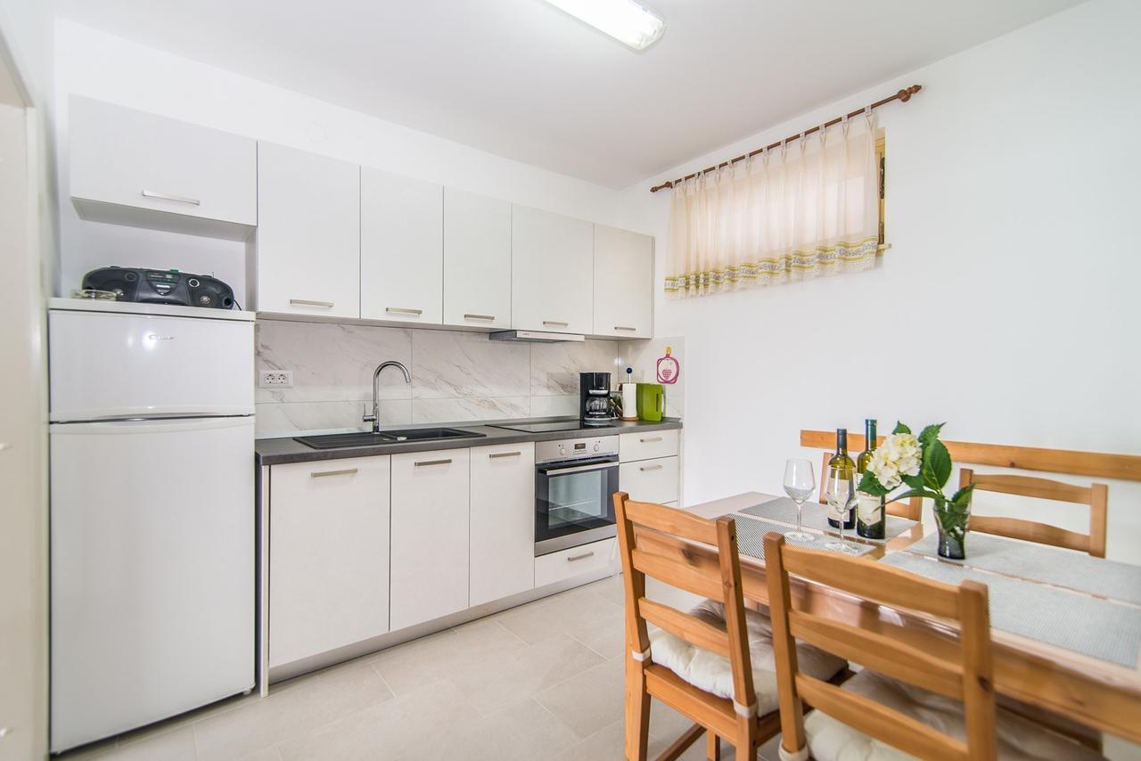 Apartment Vesna Kandlerova Porec Bagian luar foto