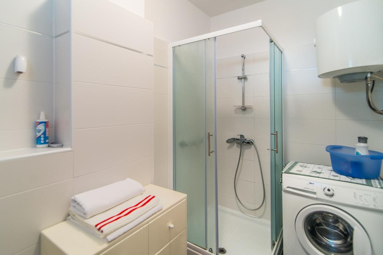 Apartment Vesna Kandlerova Porec Bagian luar foto